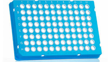 Improving qPCR accuracy with a two-component plate design