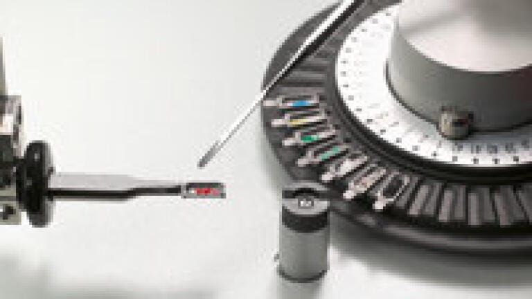 Fully automatic direct analysis of solids