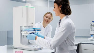 Efficient transition between manual and automated pipetting