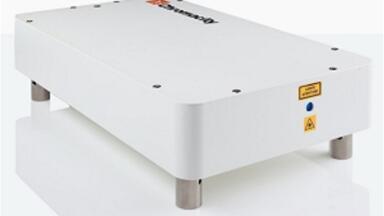 Ultrafast fibre vs tuneable ultrafast lasers: A comparative study