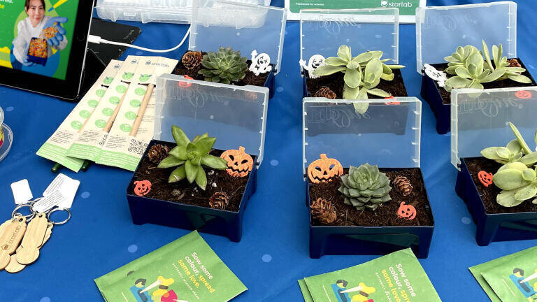 Over 2700 plants have been given a new home by reusing Starlab TipOne racks.