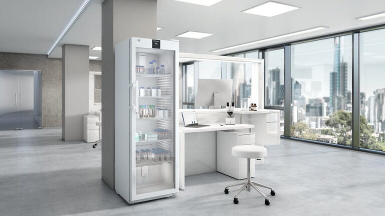 Cleanroom-compliant lab refrigeration range
