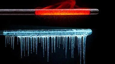 The metal alloy that does not expand under heating 