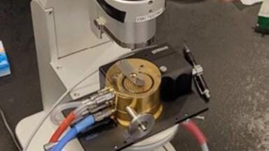 Infrared heating stage for high-temperature research