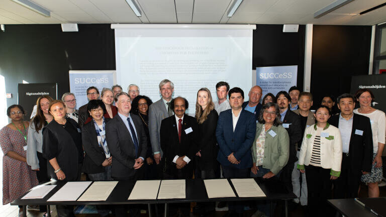 Participants at the Nobel symposium when signing the declaration. Photo: Liisa Eelsoo
