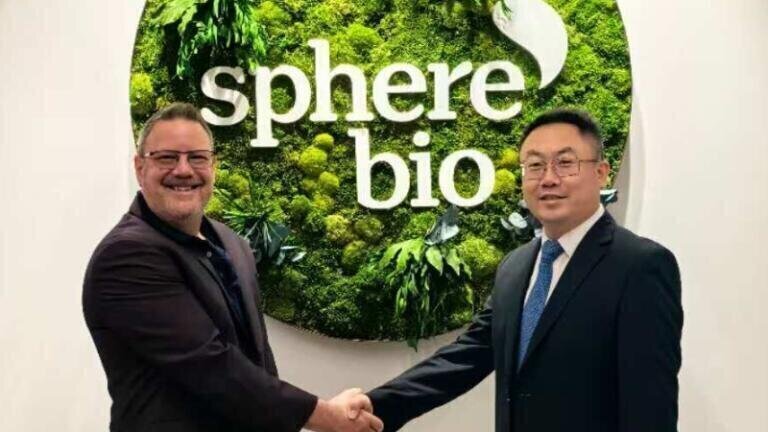 L-R: Dale Levitzke, CEO of Sphere Bio together with Wei Zhang, CEO of Redbert Biotechnology. Credit: Sphere Bio