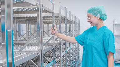 Space-saving shelving for sterile environments 
