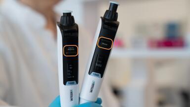 Hybrid pipette delivers manual precision and fast electronic aliquoting 