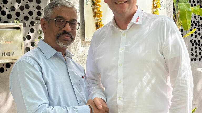 L-R: Narasimha Murthy Bhatta and Marc Bitterwolf. Credit: Julabo GmbH