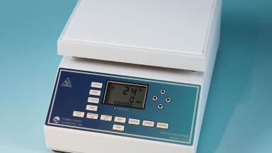 Programmable corrosion-resistant stirring hot plates