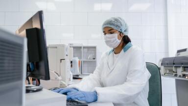 Laboratory specialists’ expertise shapes innovation.