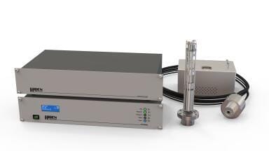 Dual-zone mass spectrometry for nuclear fusion gas analysis