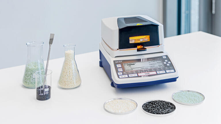 The KERN DIS moisture analyser combines high measurement accuracy with clearly-structured operation for reproducible analyses. Credit:: KERN & SOHN
