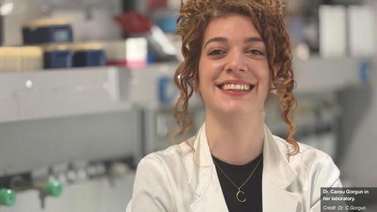 Dr Cansu Gorgun in her laboratory. Credit: Dr C. Gorgun