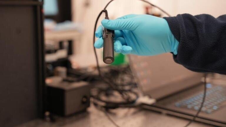 AI-powered handheld microscope aims to spot cancer early, limit need for biopsies
