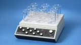 Multi-position hot plates for high-temperature stirring