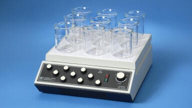 Multi-position hot plates for high-temperature stirring