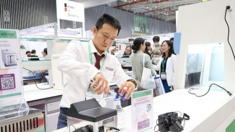 Explore the latest laboratory technologies at analytica Vietnam. Credit: Messe München GmbH