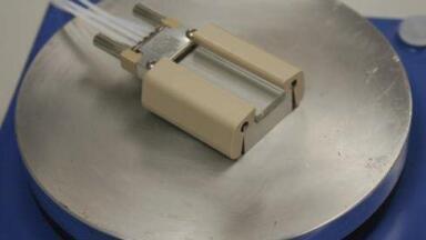 Hotplate Adapter Provides Precise Control Over Reaction Temperatures