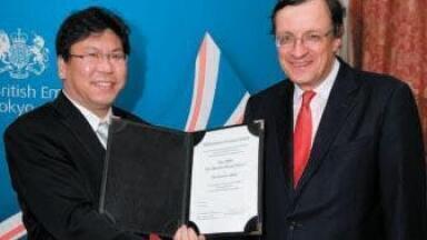 Dr Yousoo Kim Wins the 2009 Sir Martin Wood Prize