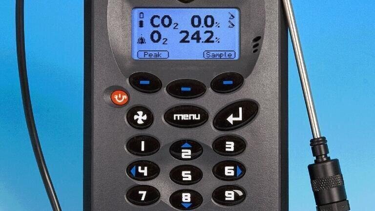Geotech G100 CO2 Incubator analyser with one of twin temperature probes. 