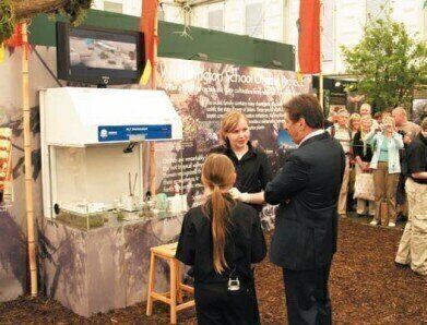 Laminar Flow Cabinets Educate Pupils in Conservation